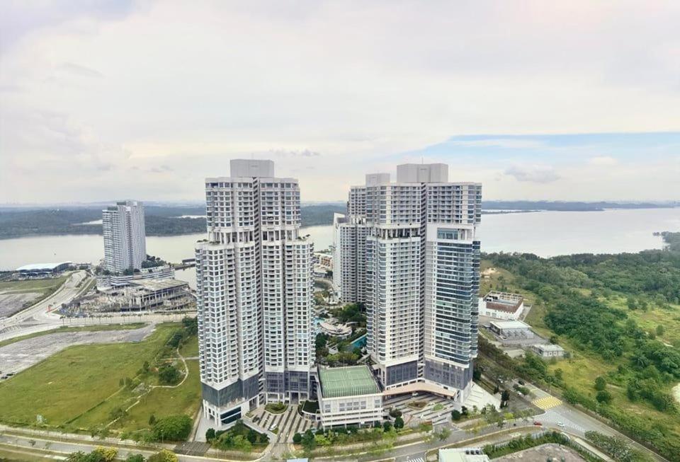 C1113 Almas Suites Galaxy Space Netflix By Stay Nusajaya  Exterior photo