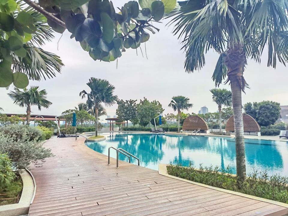 C1113 Almas Suites Galaxy Space Netflix By Stay Nusajaya  Exterior photo