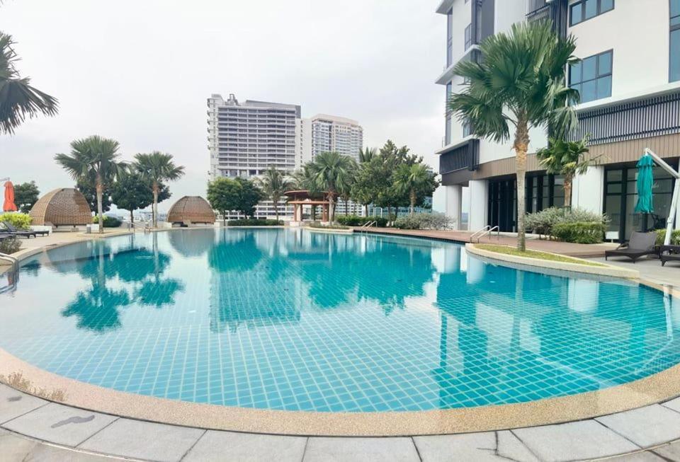C1113 Almas Suites Galaxy Space Netflix By Stay Nusajaya  Exterior photo